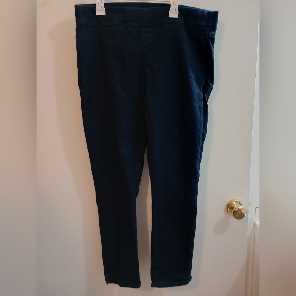 Dark wash NYDJ Ankle Jeans. Size 14